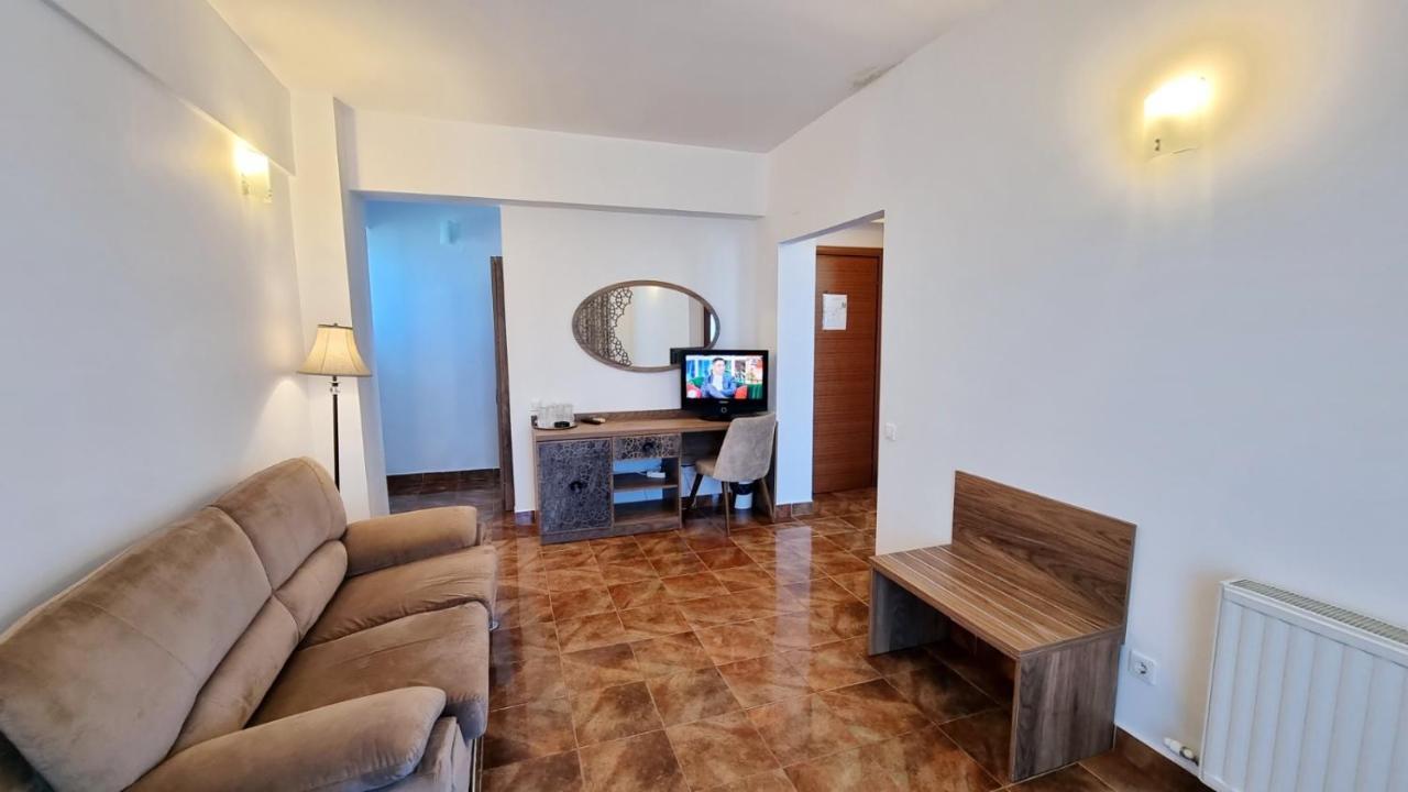 Hotel Florida Mamaia Buitenkant foto