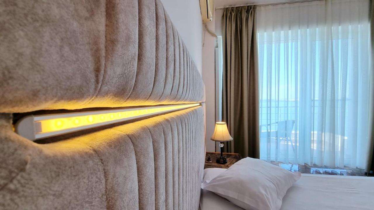 Hotel Florida Mamaia Buitenkant foto