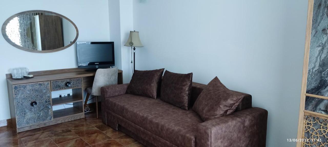 Hotel Florida Mamaia Buitenkant foto