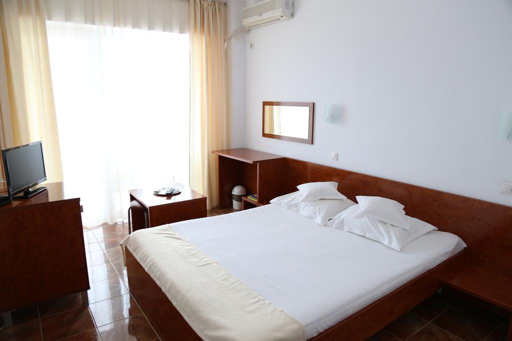 Hotel Florida Mamaia Buitenkant foto