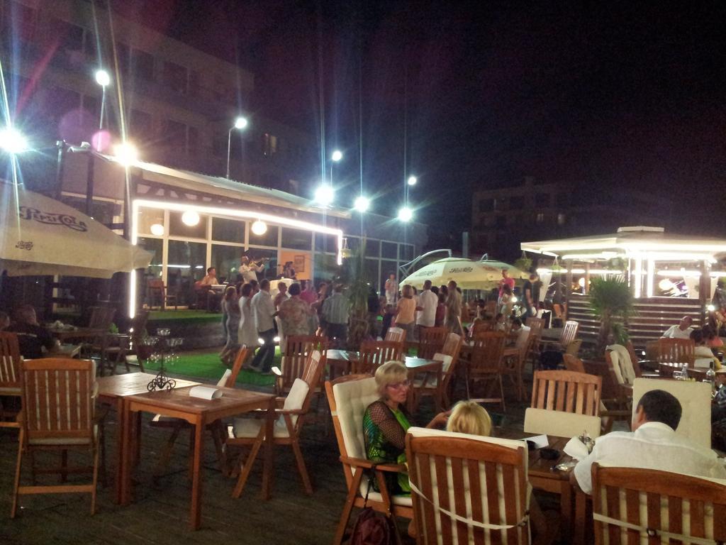 Hotel Florida Mamaia Buitenkant foto